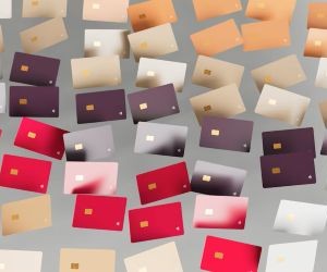 Forex offers opportunities to profit from fluctuations between global currencies in a highly liquid market that trades 24 hours a day, but it is also a high-risk arena due to leverage, sharp volatility and the impact of macroeconomic news; the key is to trade with a clear strategy, strict risk management and only with capital you can afford to lose without affecting your financial stability.